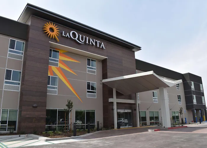 La Quinta Inn & Suites By Wyndham San Bernardino