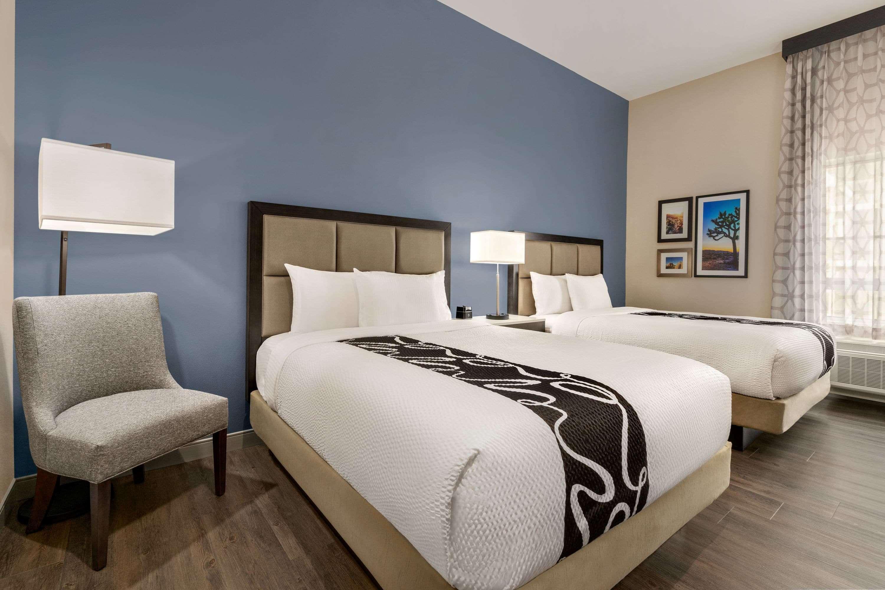 La Quinta & By Wyndham Hotel 2*