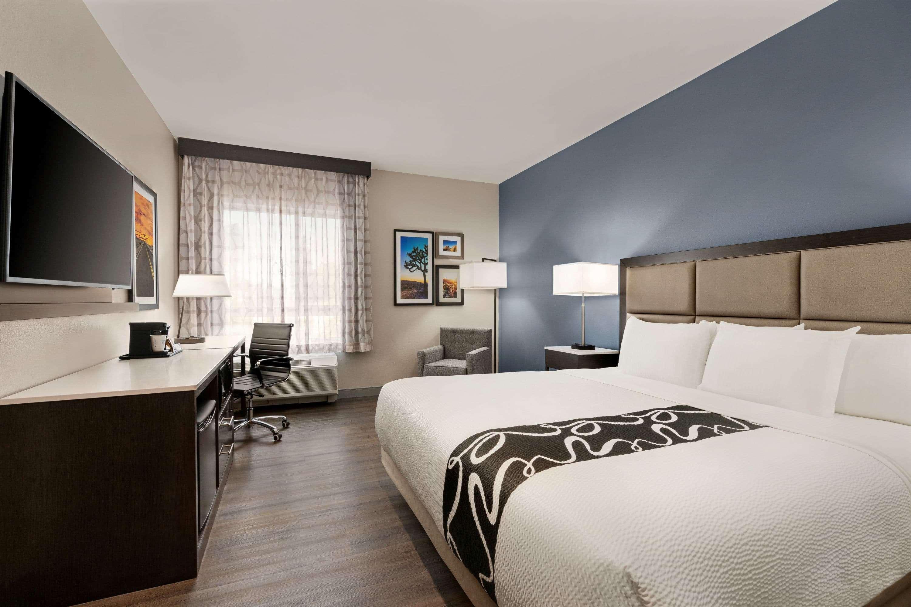 Hotel La Quinta & By Wyndham 2*