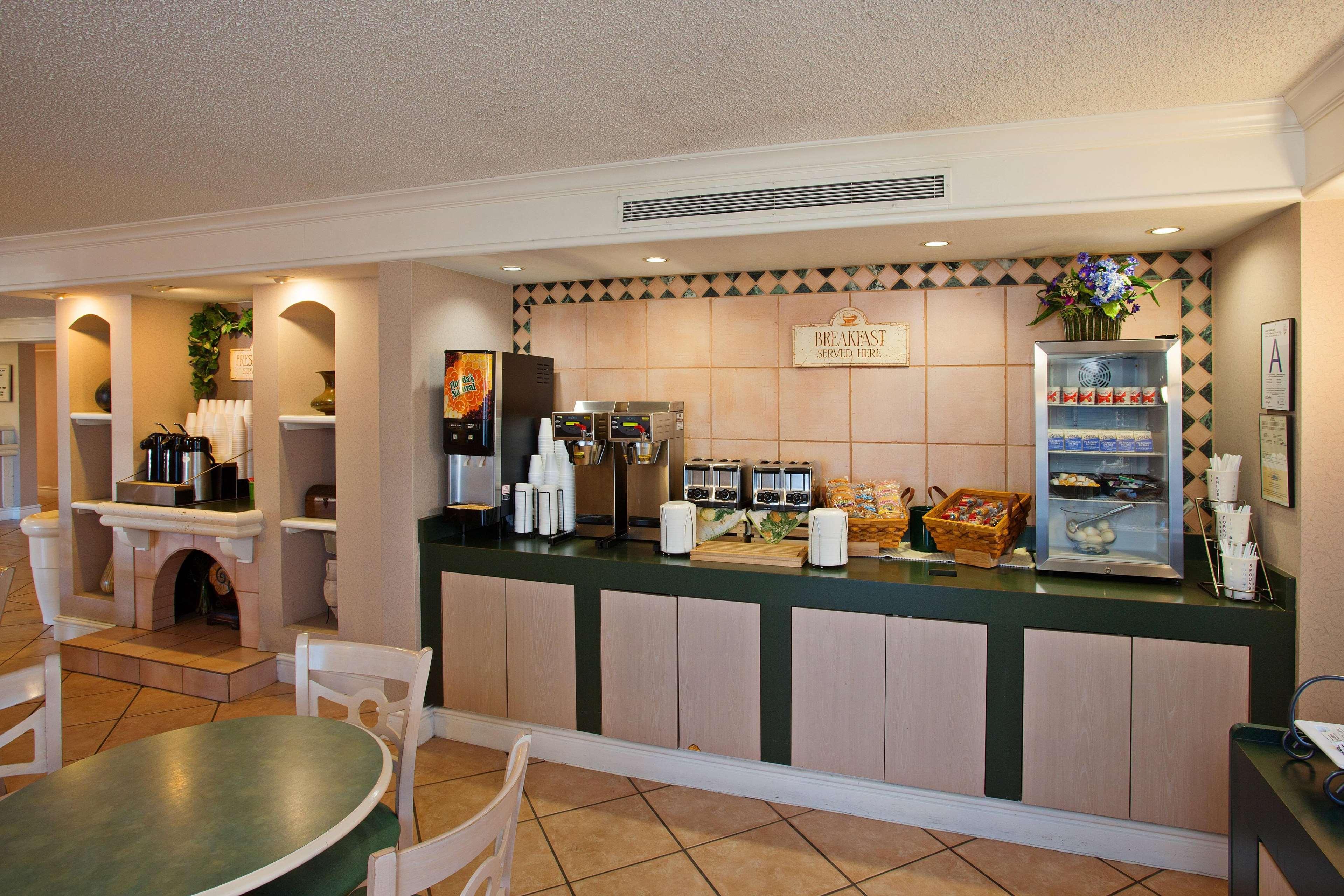 La Quinta & By Wyndham Hotel 2*