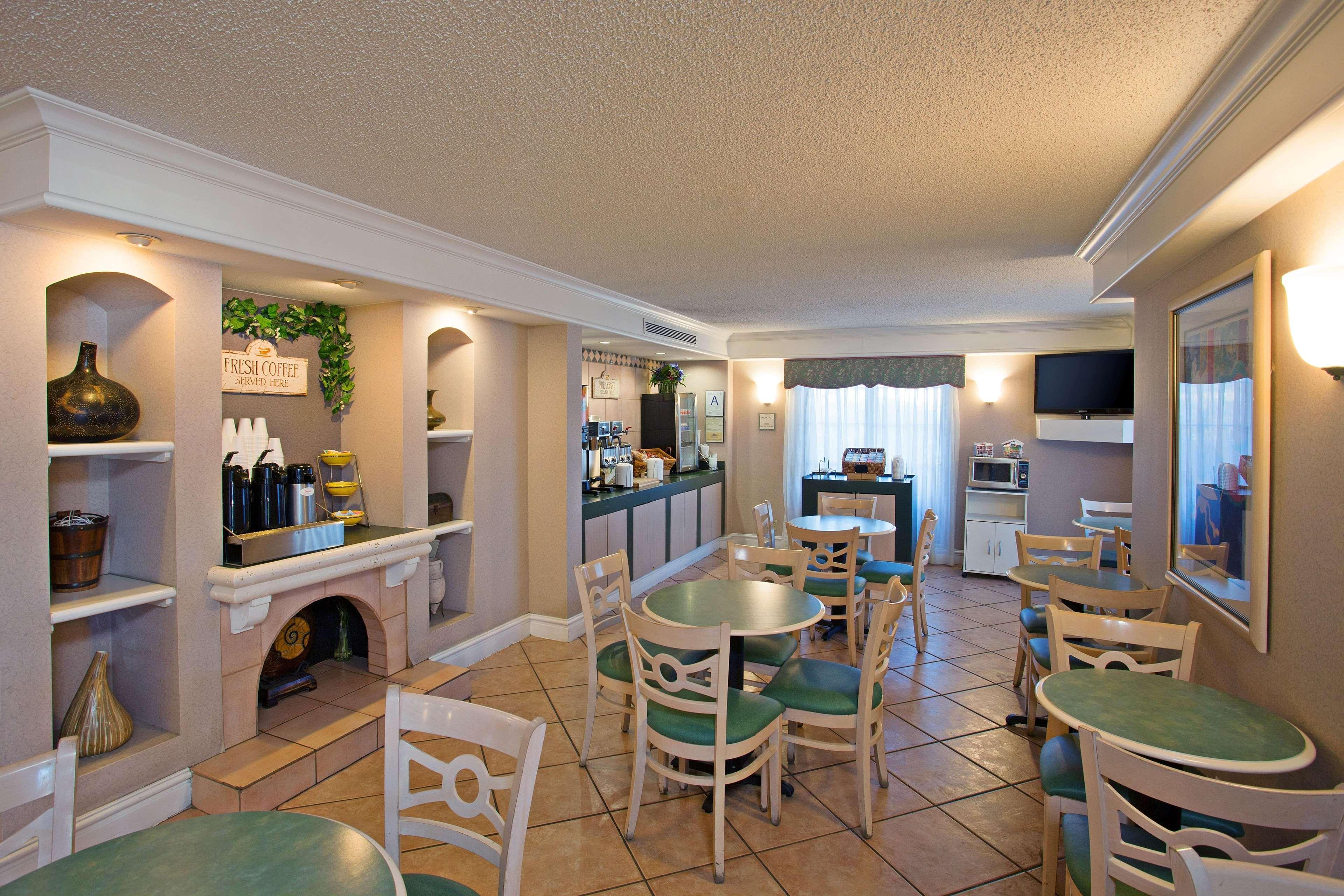 La Quinta & By Wyndham Hotel