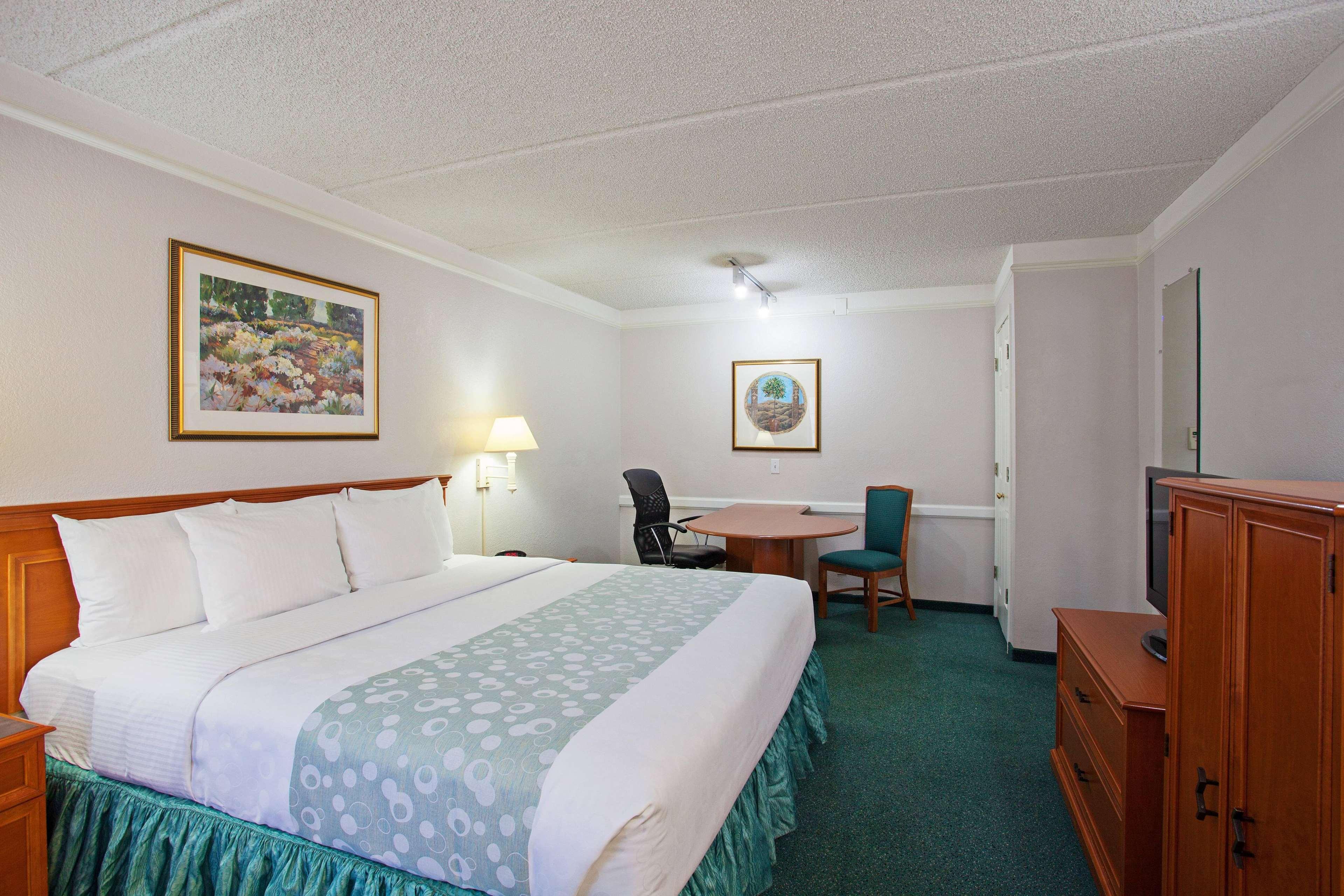 La Quinta & By Wyndham Hotel