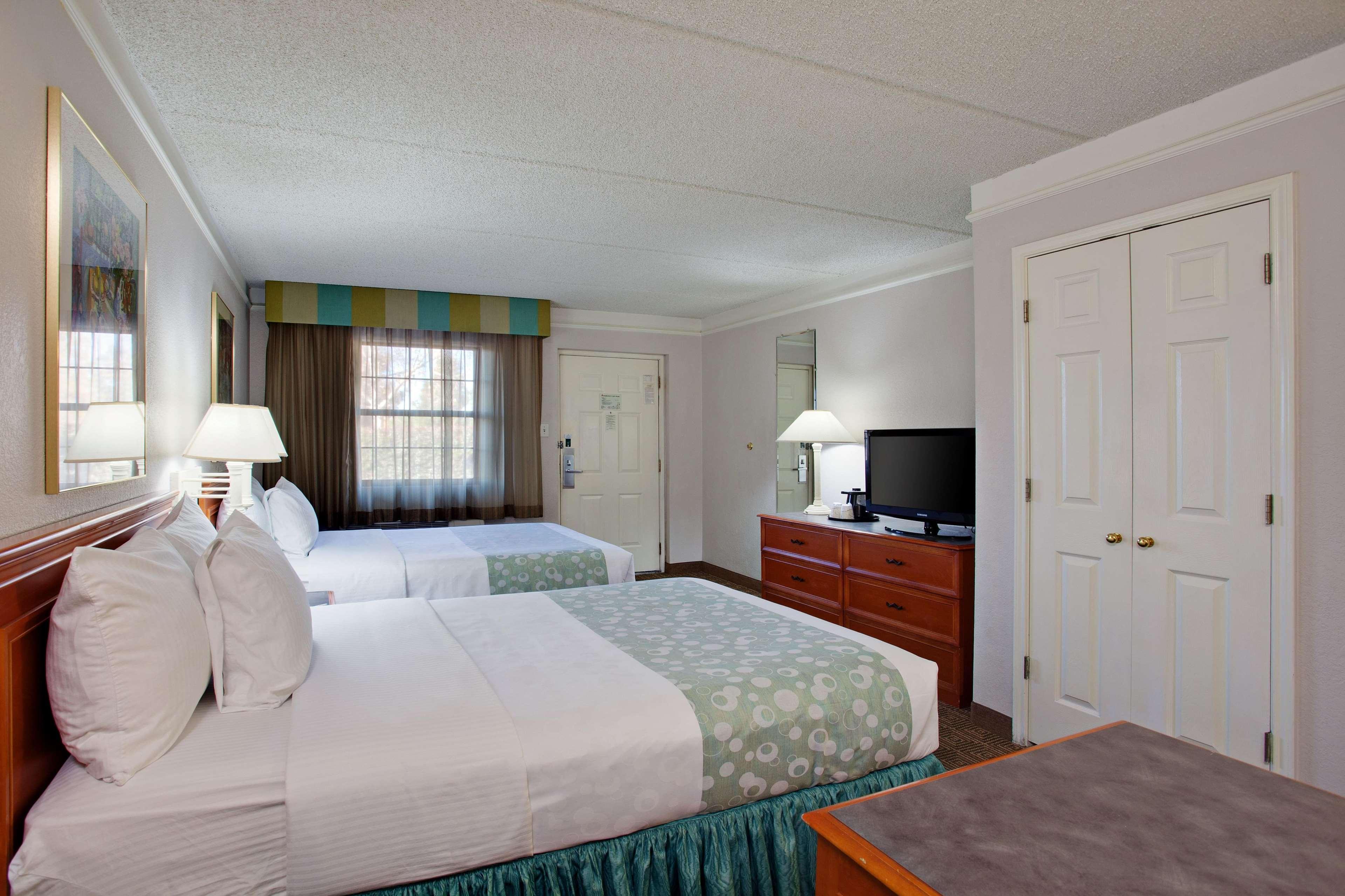 La Quinta & By Wyndham Hotel 2*