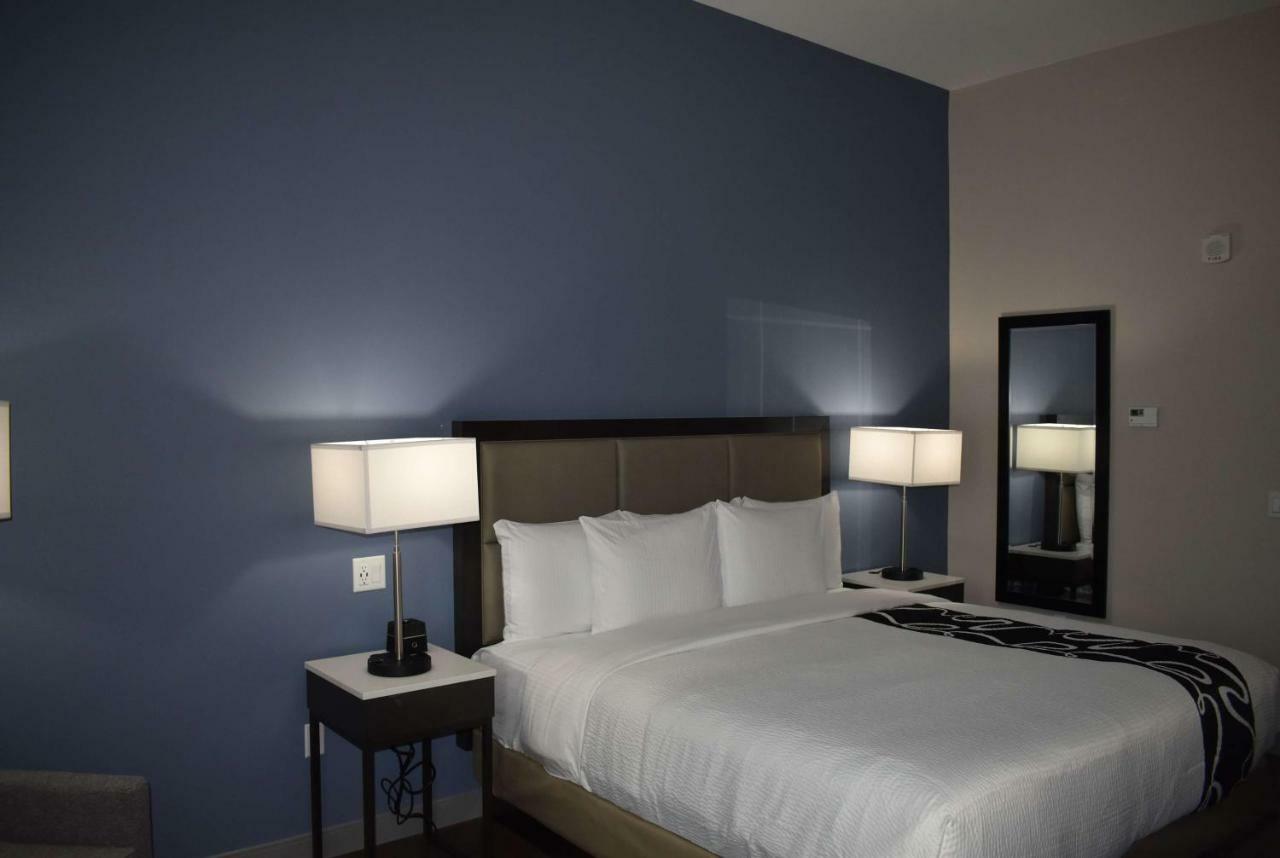 La Quinta & By Wyndham Hotel